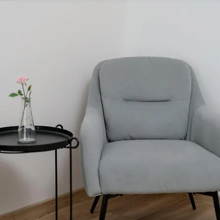 Old Market Square Modern In By Renters * Posen