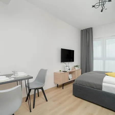 Old Market Square Modern In By Renters Posen